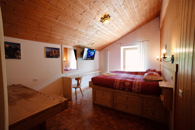 Bedroom 2, Rifugio Palafavera, Belluno