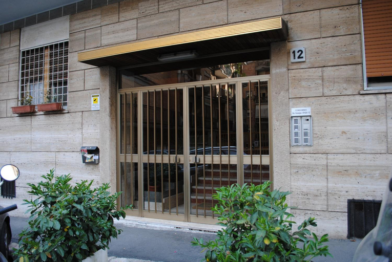 Others 4, B&B Di Leo, Rome