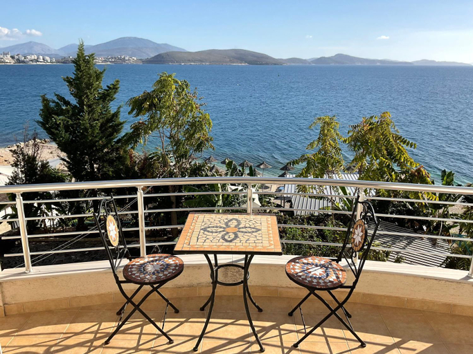 View 2, Mojito Beach Apartments with Sea View &Free Parking, Sarandës