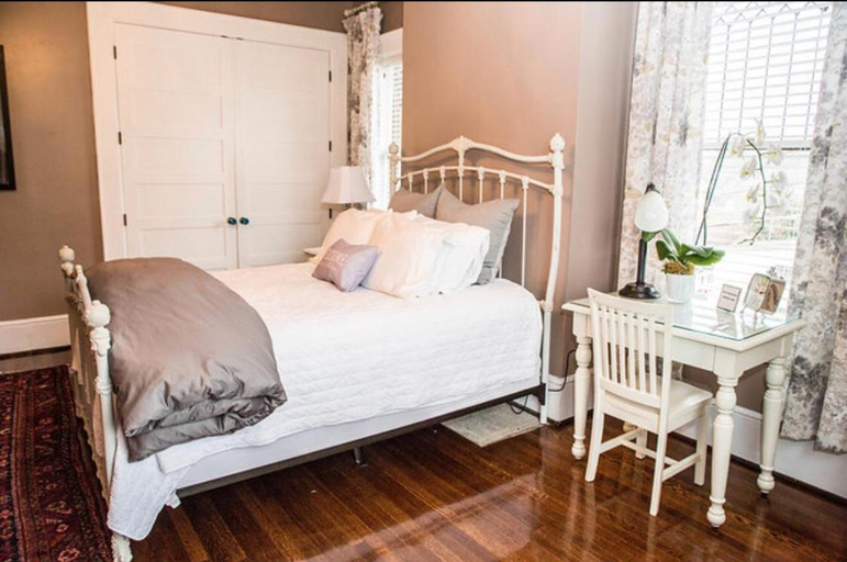 Bedroom 1, Baker's Hill Inn, Mercer