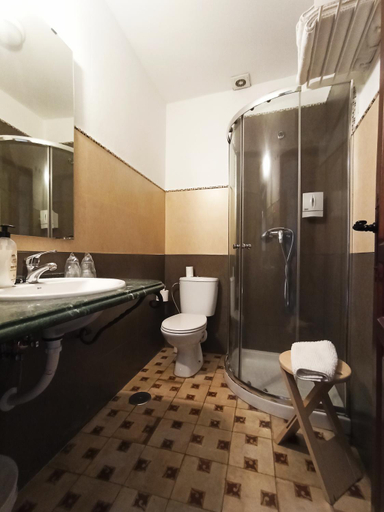 Bathroom 3, FRENTEABASTOS Boutique, Sevilla