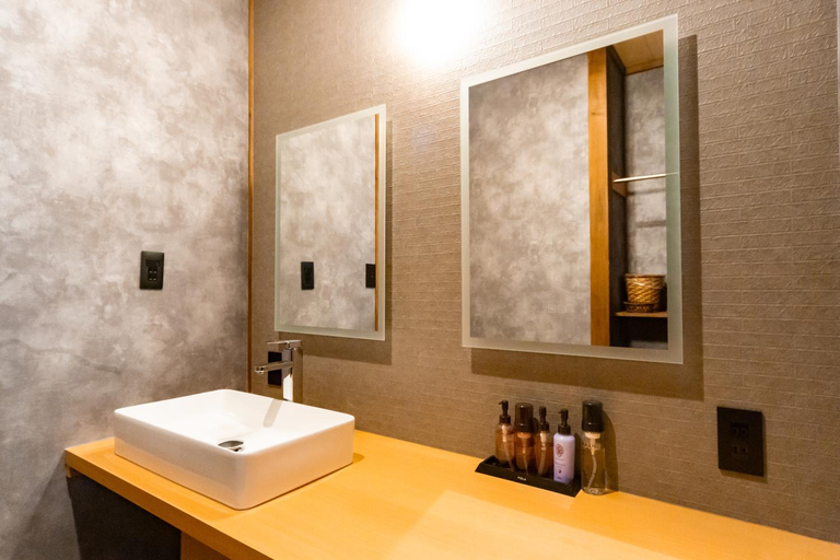 Bathroom 10