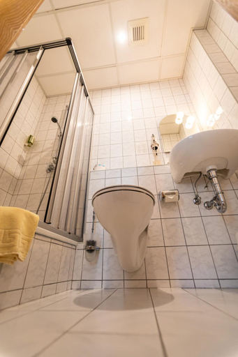 Bathroom 2, Parkhotel Pretzsch, Wittenberg