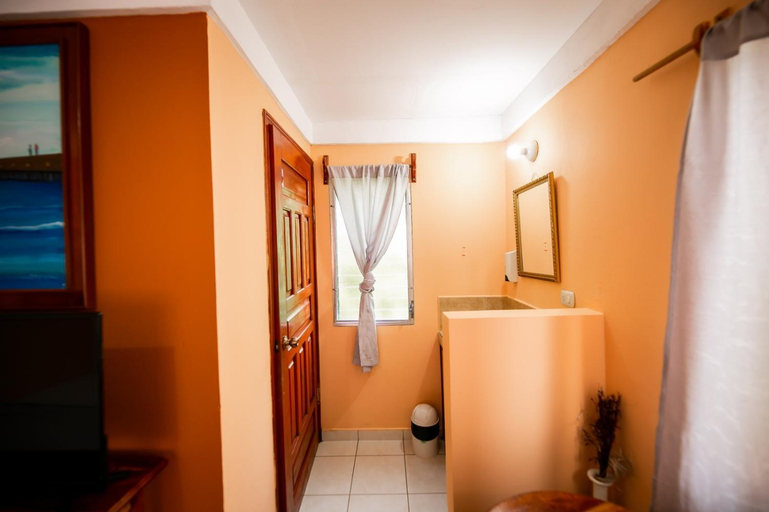 Bathroom 3, Hotel BAHIA, Tela