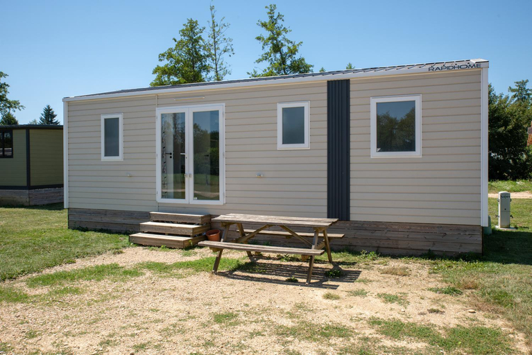 Exterior 7