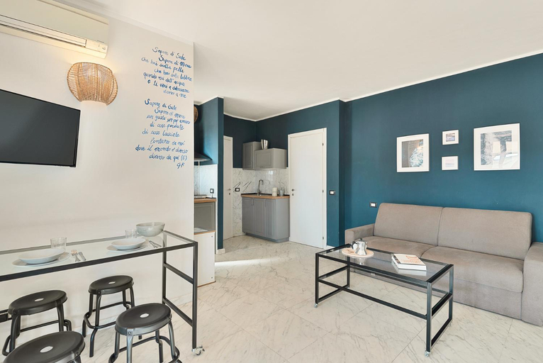 Others 5, Mistral Holidays - Splendido monolocale con spazioso giardino e veranda a 500 mt dal mare, Massa Carrara