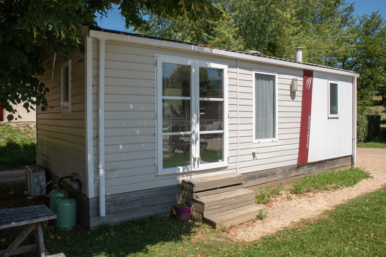 Exterior 7