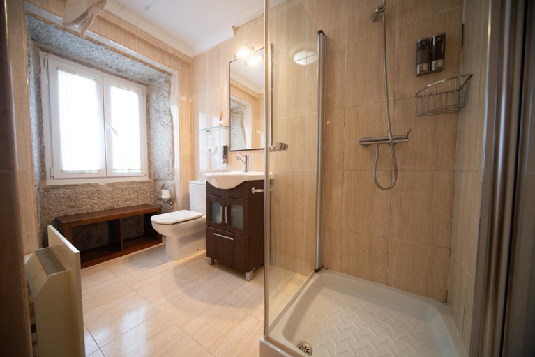Bathroom 2, Cabalo Furado Tui, Pontevedra