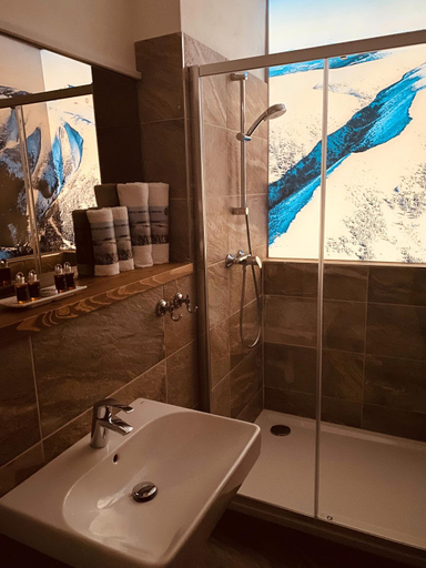 Bathroom 3, Lu Cnv Bouda, Trutnov
