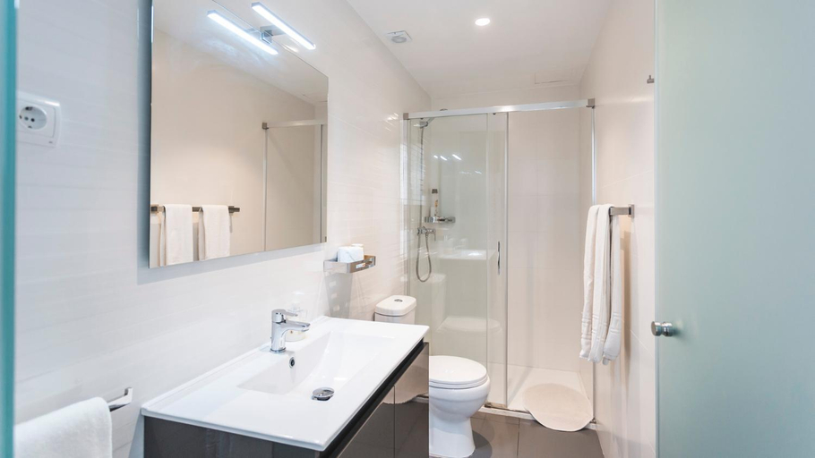 Bathroom 4, Agusti Hostal, Tarragona