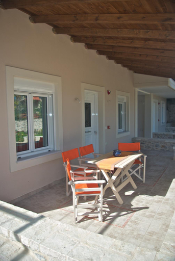 Others 3, Xenonas Ioanni Parcha, Peloponnese