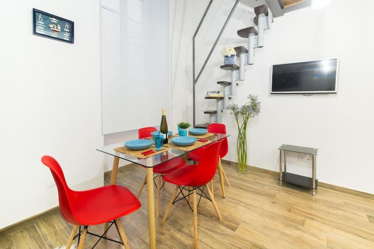 Dining Room 4, Miniloft Rosso · Mini-Loft Sanremo Centro. Wifi & Aria condizionata, Imperia