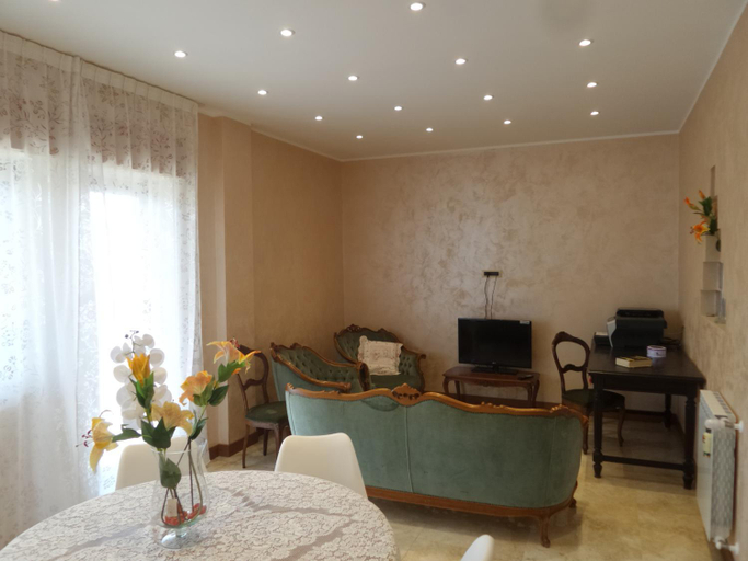Others 5, b&b aurora, Catania