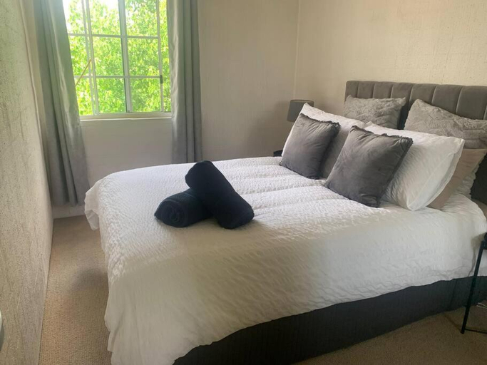 Bedroom 2, Plush 2 bedroom apartment Kingston, Canberra