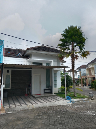 Villa D1  , Malang