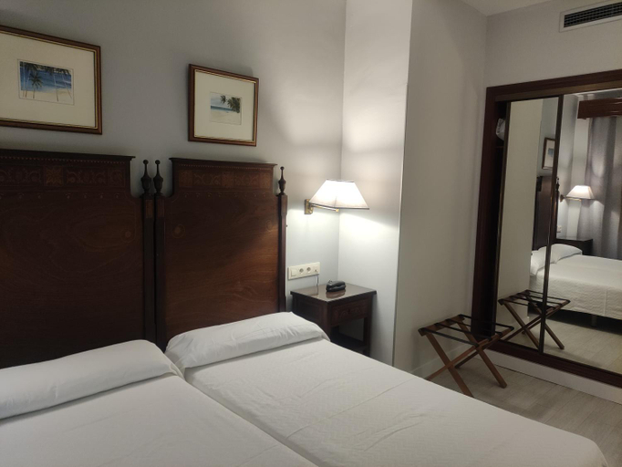 Bedroom, Hotel Iberia Plaza America, Cáceres