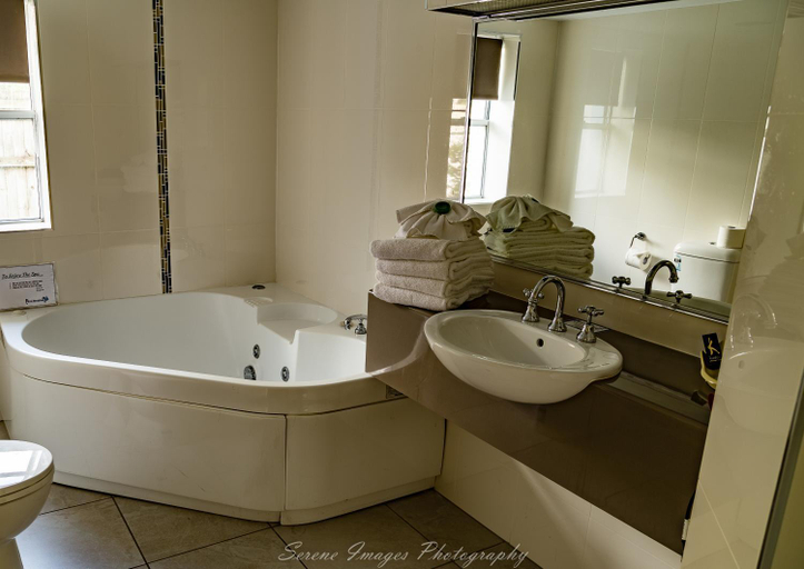 Bedroom 3, Ocean International, Mackay - Pt A