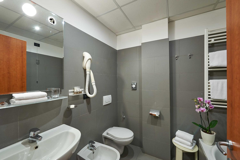 Bathroom 3