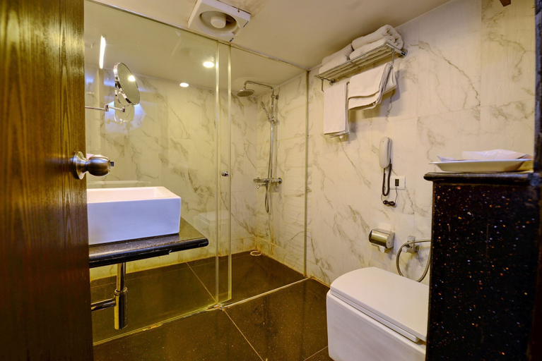 Bathroom 3, HOTEL FLORET INN, Durg