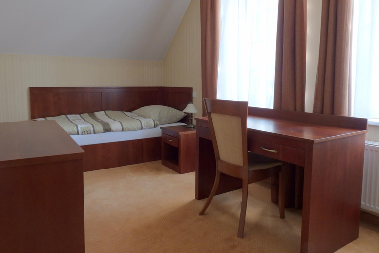 Bedroom 3, Pokoje Goscinne Palac w Balicach Instytut Zootechniki PIB, Kraków