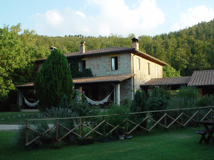 Exterior 9