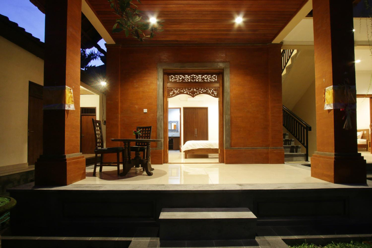 Exterior 15