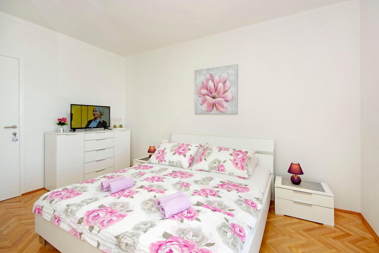 Others 3, Apartmani Tomas, Tučepi