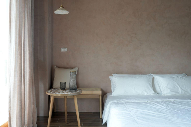 Others 5, Seaside Snooze, Pingtung