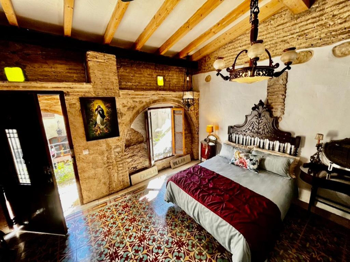 Bedroom 2, Oliva Courtyard Guesthouse, Valencia