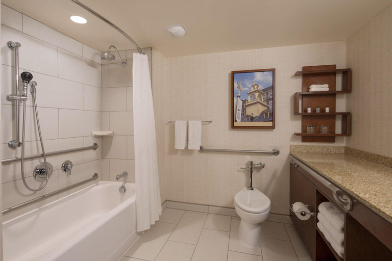 Bathroom 10