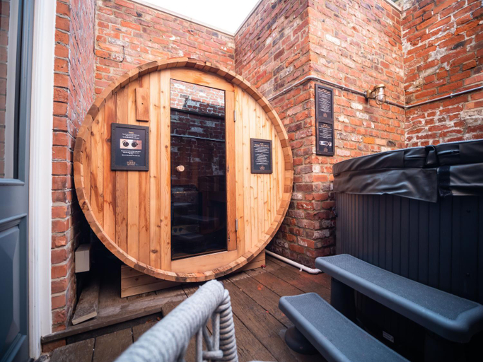 Hot tub, The Funky Monk, Durham
