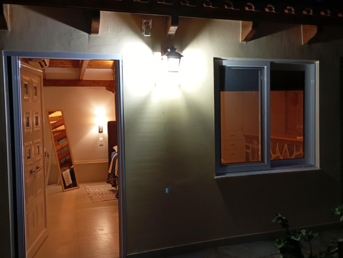 4, Anna's Apartment and Studio, Attica