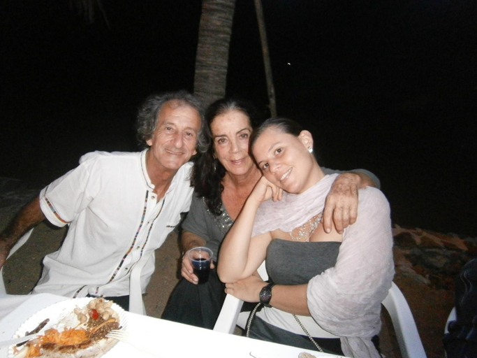 Food & Drinks 3, Lo Cosmico, Dist. Pochutla