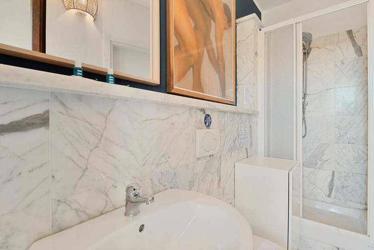 Bathroom, Mistral Holidays - Splendido monolocale con spazioso giardino e veranda a 500 mt dal mare, Massa Carrara