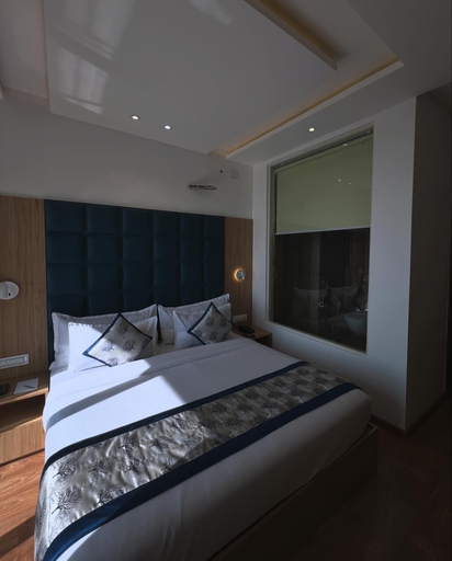 Bedroom 2, Jot Pass Hotel, Chamba