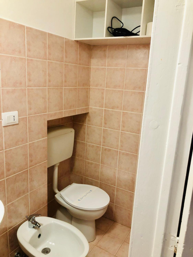 Bathroom 2, La Casa del Barocco, Syracuse
