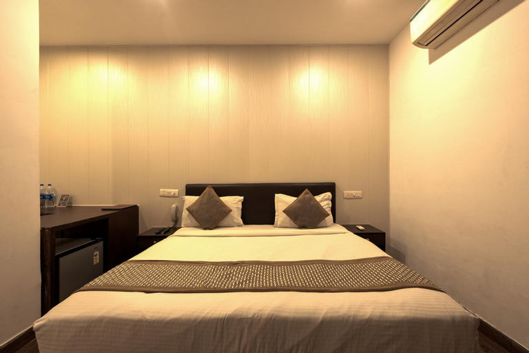 Luxury Tashree Hotel at Airport, West