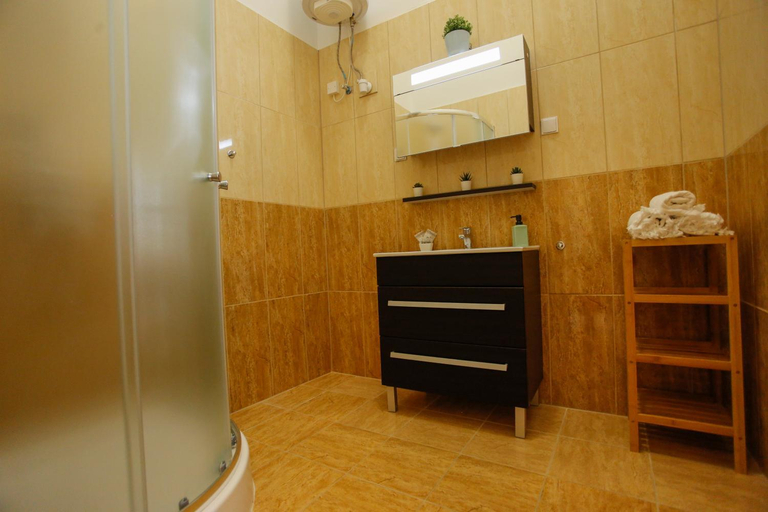 Others 4, Urania Apartmanhaz, Eger