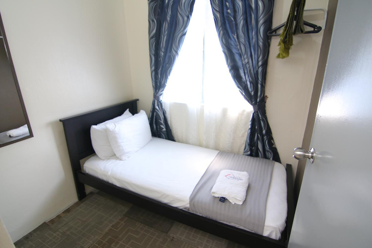 Bedroom 1, Homestay Hj Esmon 3 UTHM Parit Raja, Batu Pahat
