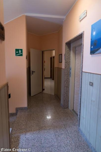 5, Hotel Cristal, Bari