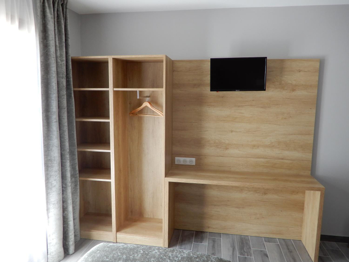 Others 3, Hotel Marinet, Ain