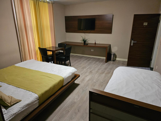 Others 4, HOTEL BENITA, Klina