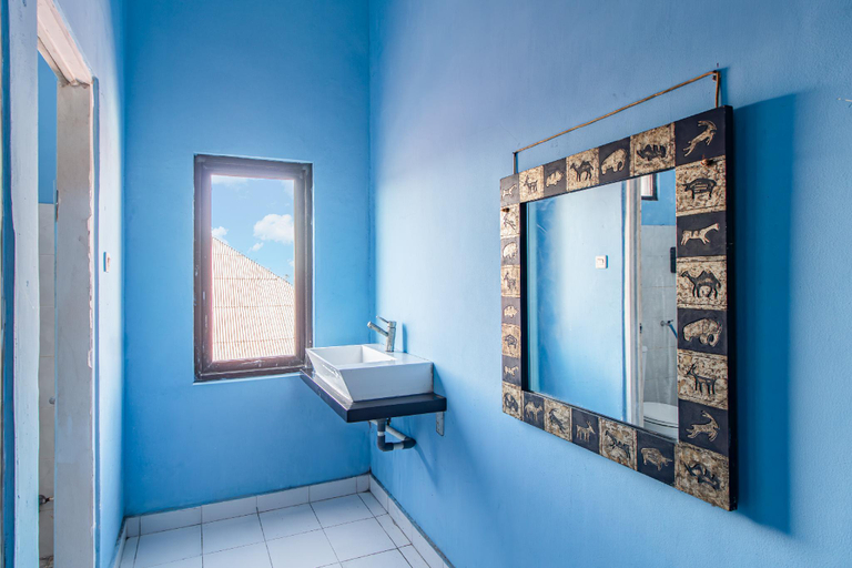 Bathroom, OYO 93433 Bunk Bed Bali, Denpasar