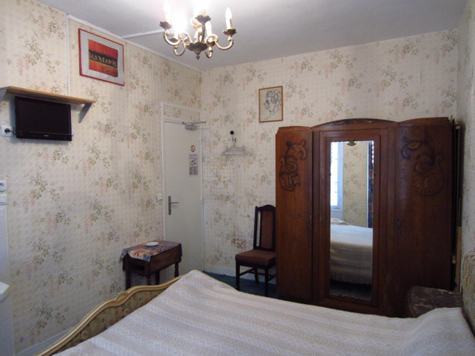 Bedroom 2, Hotel d'Orleans Paris Gare de l'Est, Paris