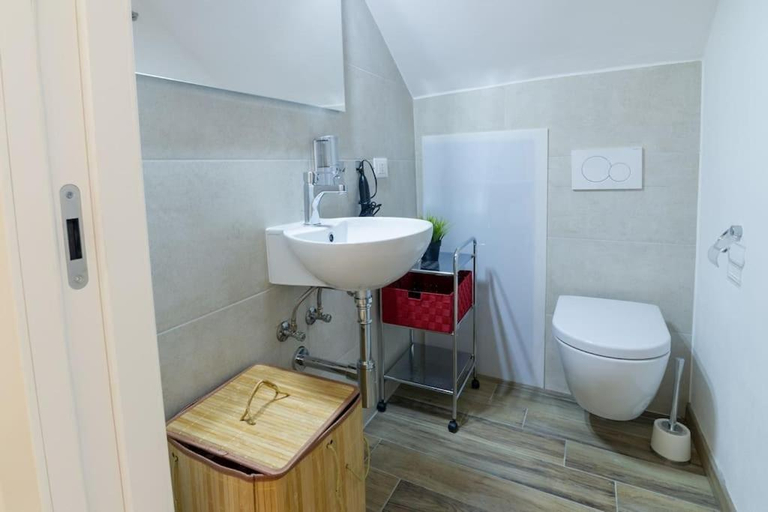 Bedroom 2, Miniloft Rosso · Mini-Loft Sanremo Centro. Wifi & Aria condizionata, Imperia