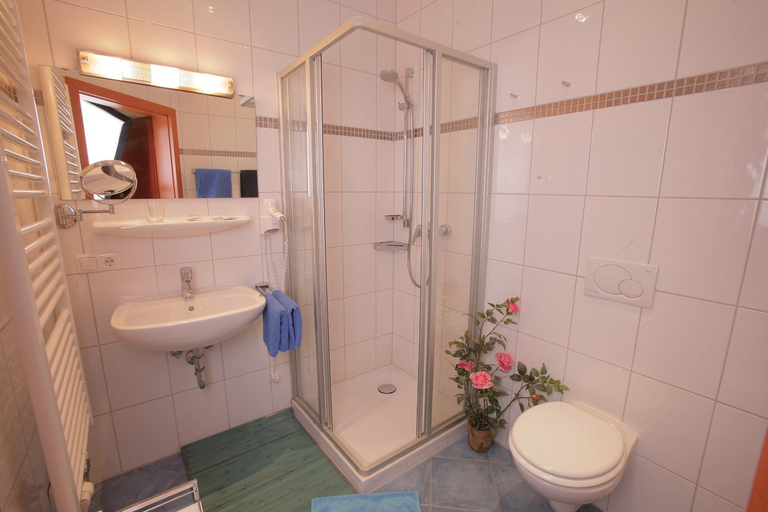 Bathroom 3, Gasthof Wimmer Weissbräu, Rottal-Inn