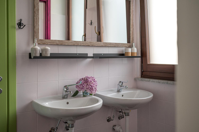 Others 3, Albergo Diffuso Antagonisti, Cuneo