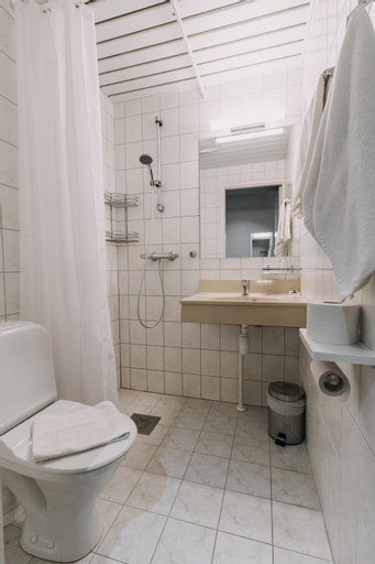 Bathroom 7