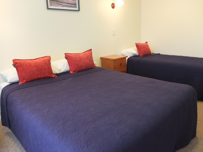 Others 2, Colonial Court Motel, Waipa