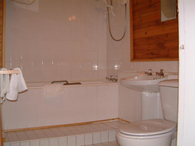Bathroom 4, Terrace Hotel, Edinburgh